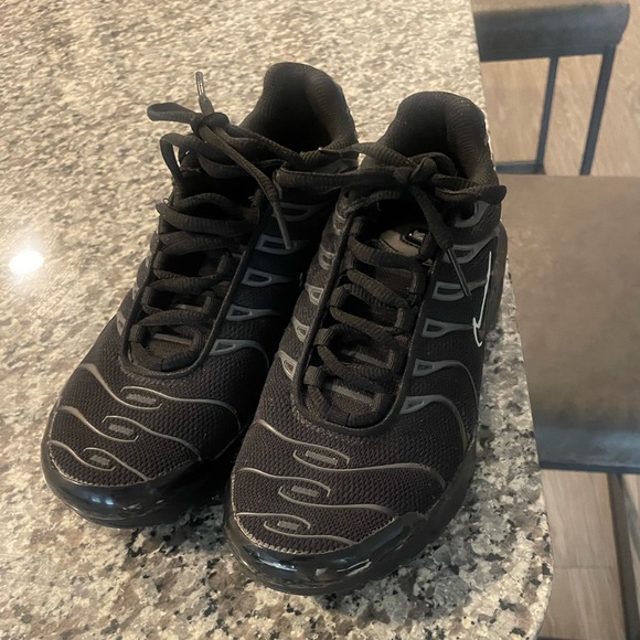 Nike Air Max Plus - Picture 1 of 5